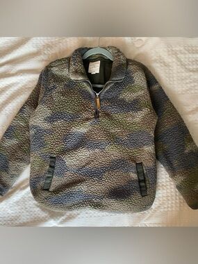 Sherpa Half-Zip Pullover in Camouflage Green